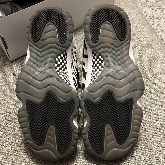 Women’s air jordan 11 animal instinct - Picture 6 of 7